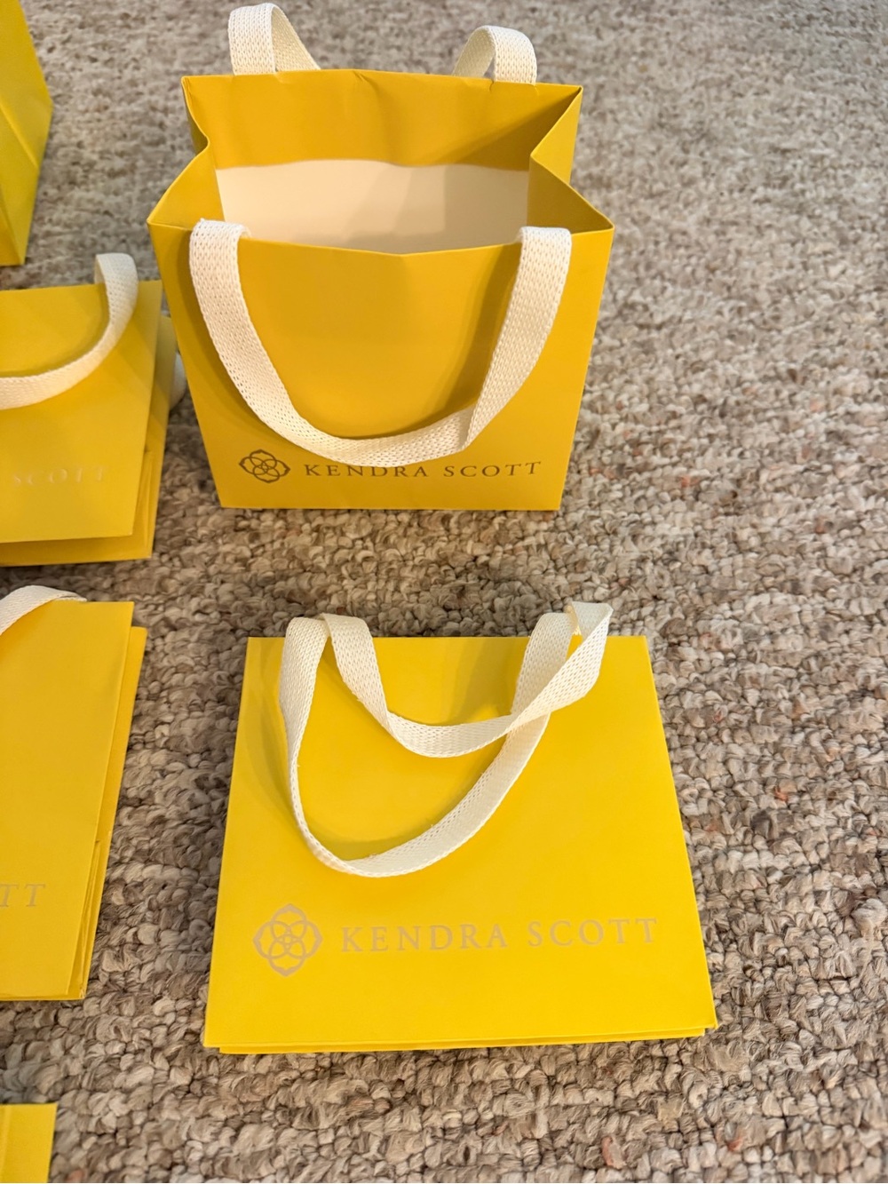 New Kendra Scott Gift Packaging Lot - Picture 3 of 7